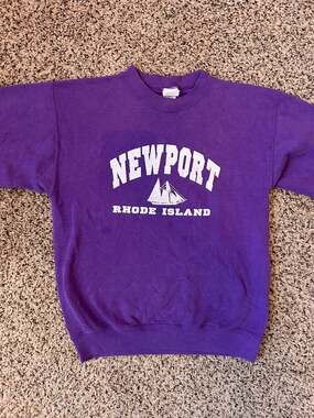 Starter Newport Rhode Island Sweatshirt Size 14-16 (Youth) Purple